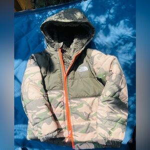 Northface reversible jacket 3T